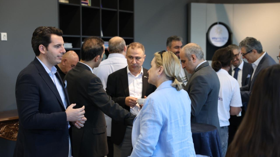 YTÜ Yıldız Teknopark ve HİB Akıllı Endüstriler temsilcilerini bir araya getirdi